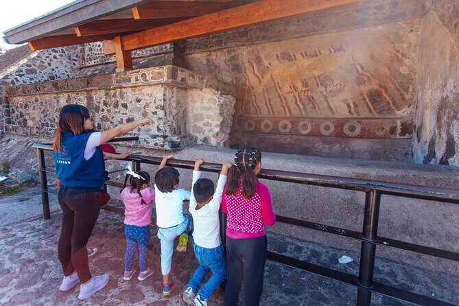 Teotihuacán for kids - Stop 2: Reino Animal Park Safari Day (About 3 Hours)