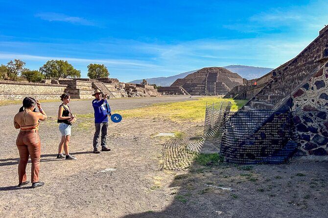 Teotihuacan, Guadalupe Shrine & Tlatelolco Day Tour with Lunch - Lunch and Tlacaelel Fiesta break: plan for timing, keep your stomach happy