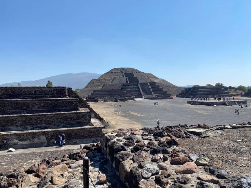 Teotihuacan is more than 2 big pyramids it's a whole culture - Arriving at the sacred city complex: how the tour keeps you oriented