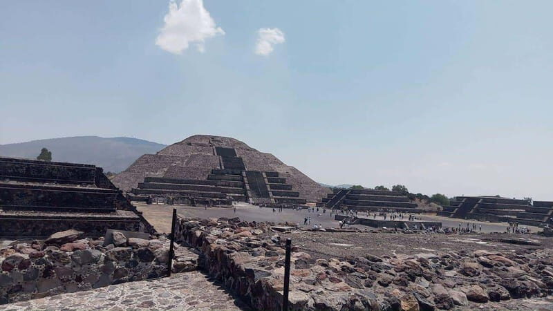 Teotihuacan is more than 2 big pyramids it's a whole culture - Pyramid of the Sun: the big anchor of the visit