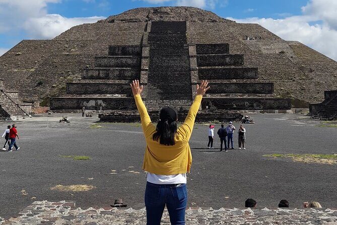 Teotihuacan Morning Tour Explore without Crowds - Walking Teotihuacan: Causeway of the Dead in the Best Light