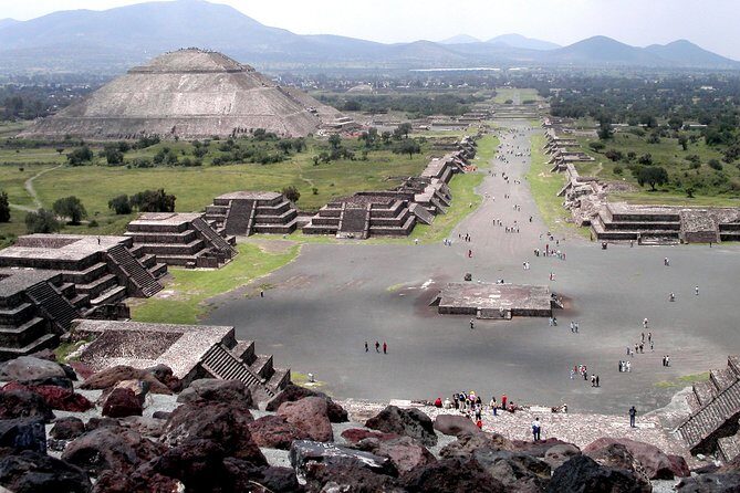 Teotihuacan Piramids and Shrine of Guadalupe without Lunch from Mexico City - Teotihuacán and Guadalupe in One Day: The Big Idea