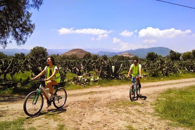 Teotihuacán plus Bike Tour - Murals, a cave observatory, and Teotihuacán worldview talk