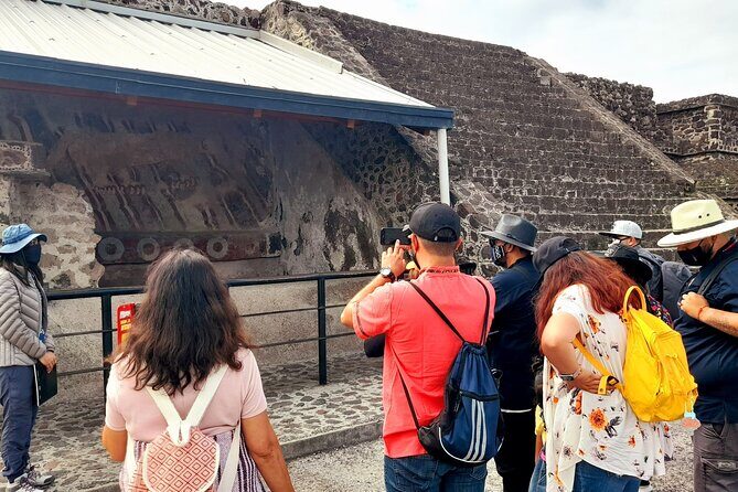 Teotihuacan Private Family Tour from your accommodation - The Causeway of the Dead and the big pyramids up close