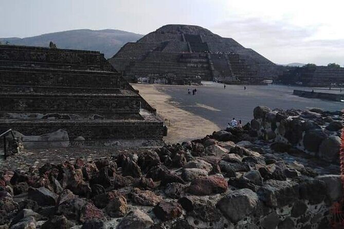 Teotihuacan Private Tour and Shared Hot Air Balloon Ride - Teotihuacán guided walk: Avenue of the Dead to Sun and Moon