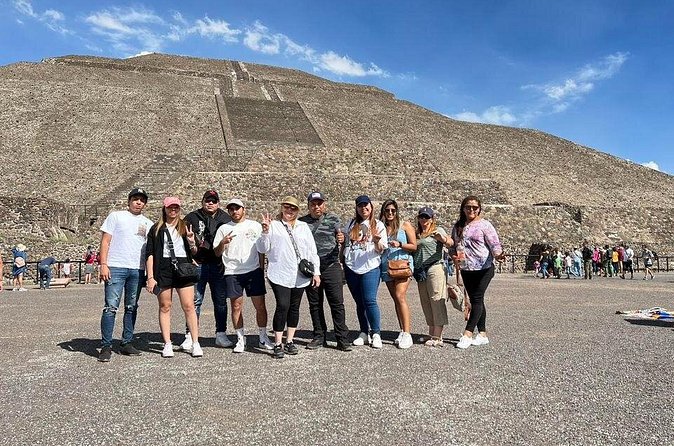 Teotihuacan Pyramids Tour with Pickup from your hotel in CDMX - Stop 4: The Basilica de Guadalupe transfer (and how to plan your photos)