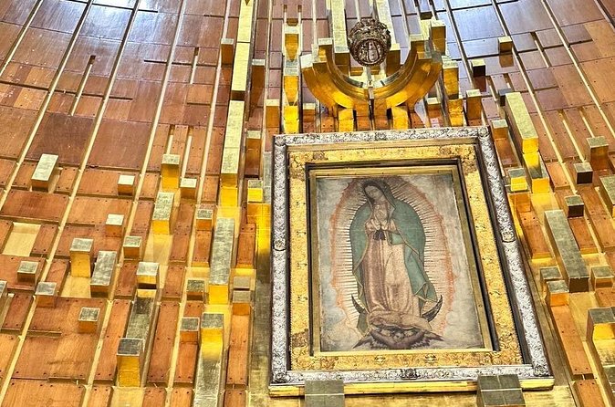 Teotihuacan Pyramids Tour with Pickup from your hotel in CDMX - Stop 5: Pyramids of the Sun and Moon with a certified bilingual guide