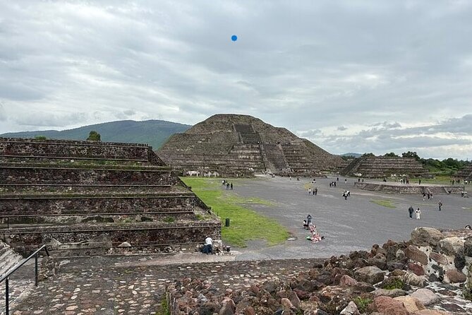 Teotihuacan Pyramids VIP Tour without Commercial Stops - The Payoff of the No-Detour Format: More Site Time, Less Noise