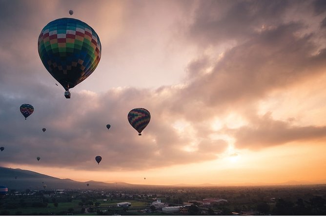 Teotihuacan Shared Hot Air Balloon Air Balloon Tour with Guide - The “shared” balloon ride paired with a private day