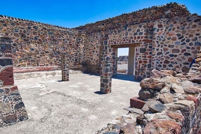Teotihuacan, Shrine of Guadalupe & Tlatelolco - The included lunch at La higuera: what to expect and how to handle it
