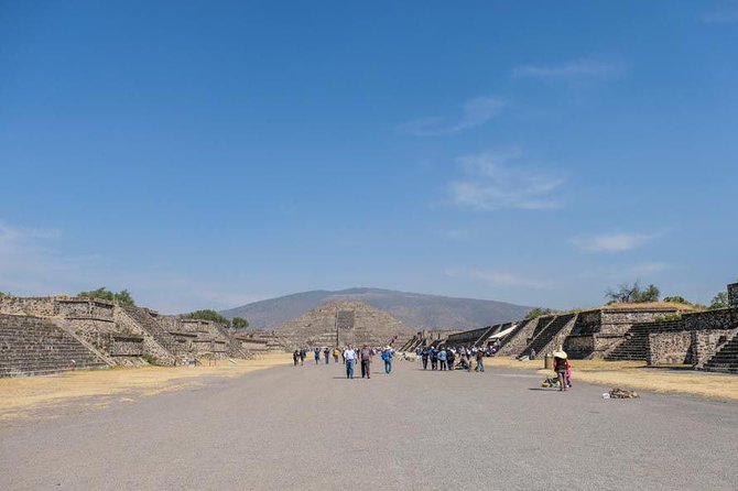 Teotihuacan, Shrine of Guadalupe & Tlatelolco Day Tour - Getting moving: pickup timing and what the day feels like