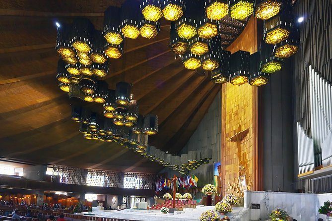 Teotihuacan, Shrine of Guadalupe & Tlatelolco Day Tour - Local liquors tasting: a short stop with a cultural purpose
