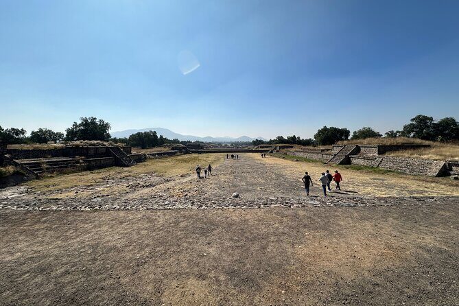 Teotihuacan Tour with Basilica of Guadalupe and Tlatelolco - Artesanías Poncho: a craft stop that can feel short or useful