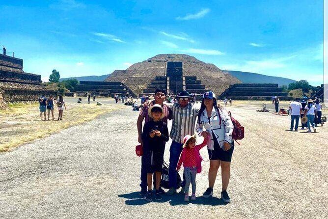 Teotihuacan Tour with Basilica of Guadalupe & Tlatelolco - Basilica of Our Lady of Guadalupe: the best kind of crowded