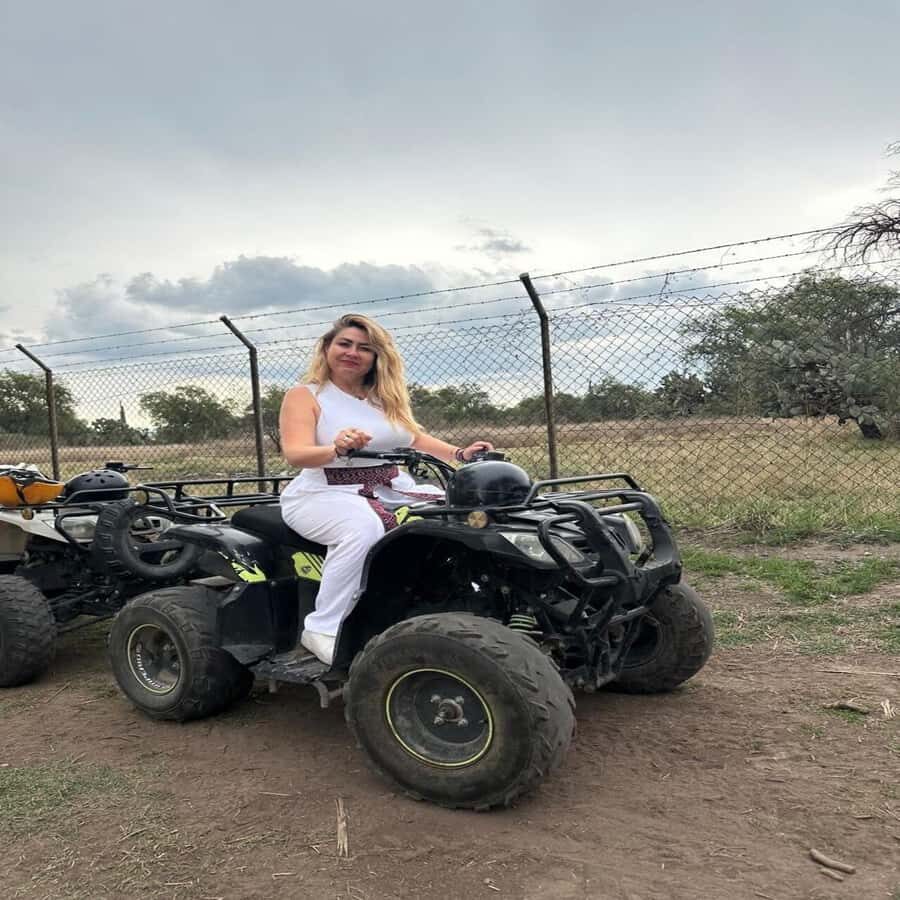 Teotihuacan VIP: Tour of the pyramids and Basilica of Guadalupe, tourist areas - Pyramid of the Sun: guided time that helps you see more than you expected