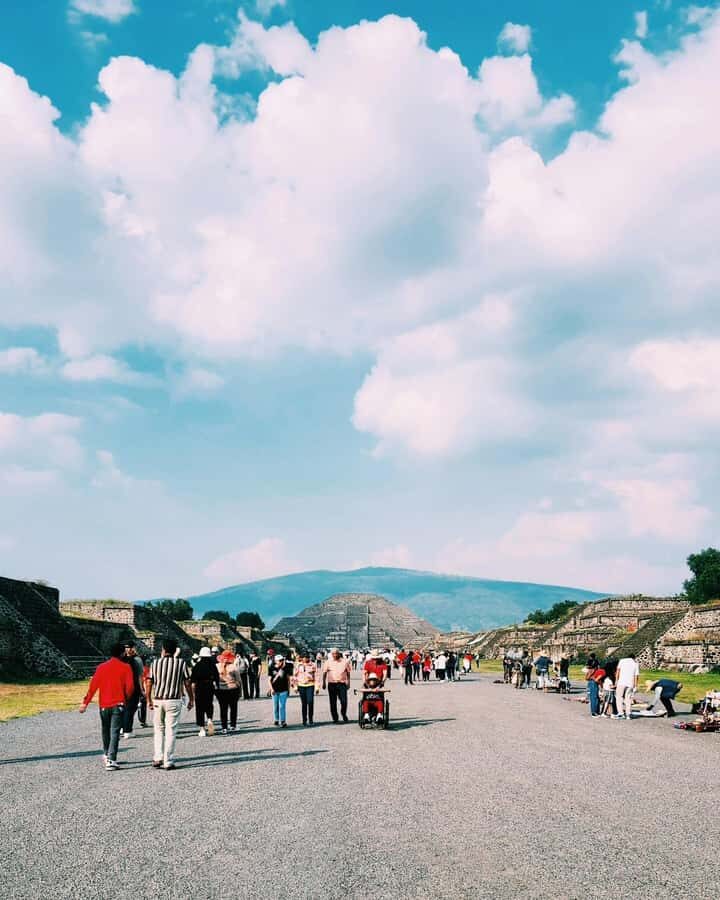 Teotihuacan VIP: Tour of the pyramids and Basilica of Guadalupe, tourist areas - Price and value: is about $90 a fair deal?