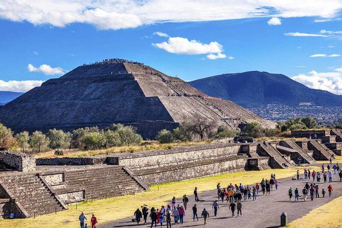 TEOTIHUACAN with a certified local guide -PRIVATE & SHARED OPTION - The vendor scene: how to handle it calmly