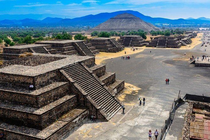 TEOTIHUACAN with a certified local guide -PRIVATE & SHARED OPTION - Getting to the meeting point without stress