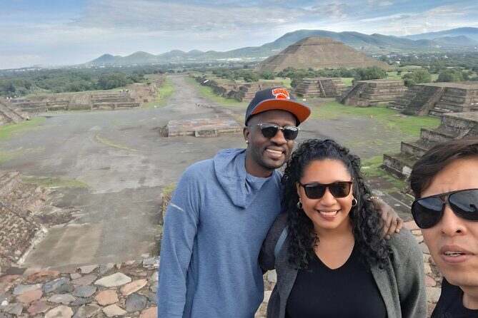 Teotihuacan without crowds, without tourist traps. - Guides that set the tone: what the best sessions have in common