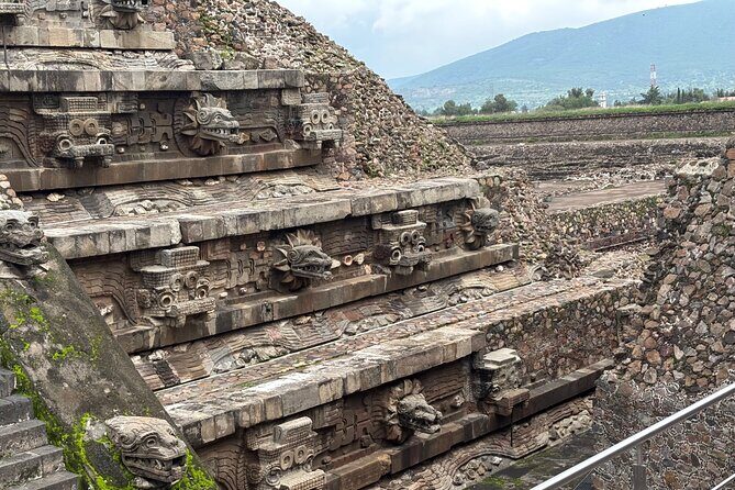 Teotihuacan without obligatory stops. No shops or restaurants. - How the Group Format Impacts Your Pace
