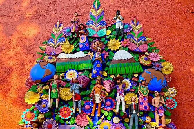 the bohemian neighbourhood of Coyoacan - Coyoacán Market time: tostadas, fruit stalls, and real browsing