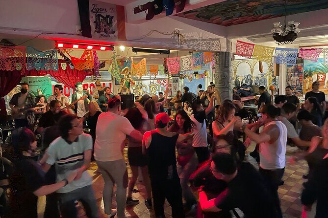 The Mexico City Pub Crawl: A real chilango night - Key highlights worth knowing