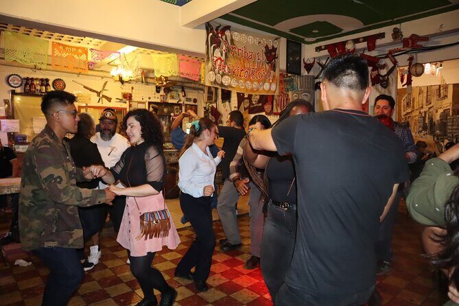 The Mexico City Pub Crawl: A real chilango night - Drink deals, covers, and what you should bring