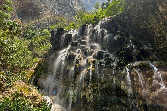 Tolantongo Private Tour + Pastes + One Day at the Hot Springs - Light adventure options: suspension bridge and dry caves viewpoints