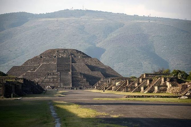 Tour Teotihuacan and Guadalupano Sanctuary - Guide energy in CDMX: Juan Carlos, Carlos, and what you should look for