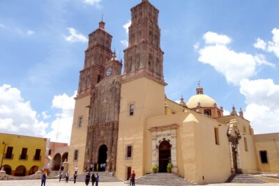 Tour to Dolores Hidalgo and Atotonilco from San Miguel de Allende - Dolores Hidalgo: walking the Independence Route with real atmosphere