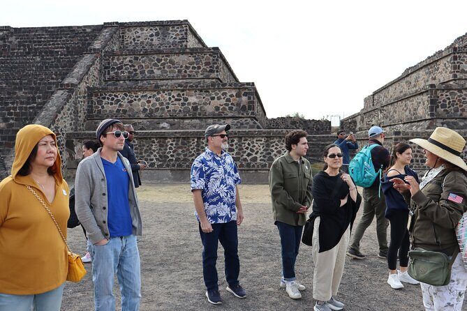 Tour to Teotihuacan, Basilica of Guadalupe and Tlatelolco - Teotihuacan: guided pyramids time plus artisan tastings
