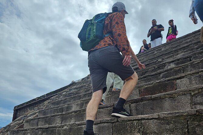 Tour to Teotihuacan with Pickup from Parque Mexico - Group size, guide style, and how that affects your experience