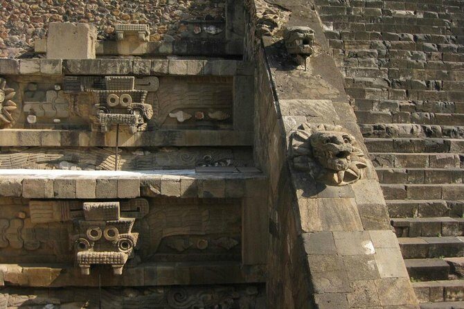 Tour to the Pyramids of Teotihuacán and Basilica of Guadalupe - Pickup, meeting point, and the 9:00 am reality