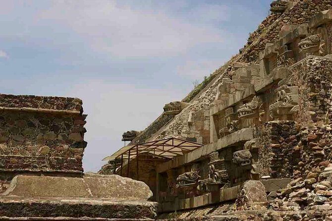 Tour to the Pyramids of Teotihuacán and Basilica of Guadalupe - Stop 2: Basilica de Santa Maria de Guadalupe in 1 hour