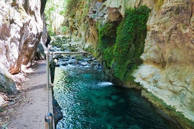 Tour to the Sierra Gorda in 1 day, starting from Querétaro - Stop 3: Pinal de Amoles Town Time and Mining Storyview