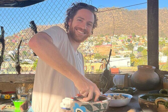 Traditional Oaxaqueña Cooking with Grandma's Recipes - Chileajo con verduras: the mild chile guaillo lesson
