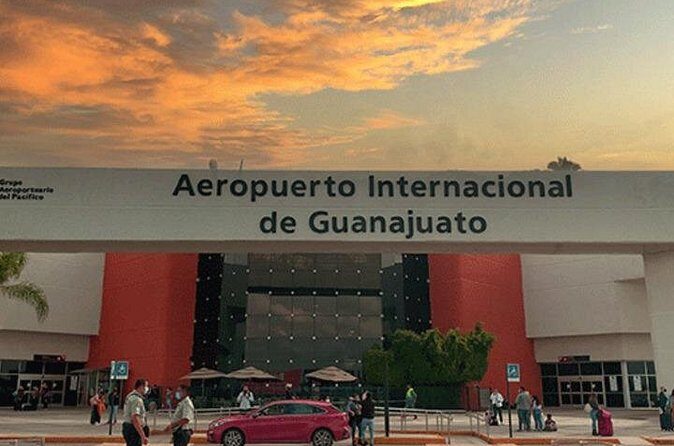 Transfer between Leon BJX Airport and Guanajuato City - The Drive: Private, Air-Conditioned, and Calm