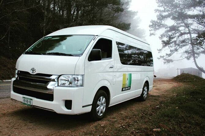 Transfer in private service from the City of Oaxaca to Bahías de Huatulco - The route experience: Sierra-to-coast views plus smart break stops