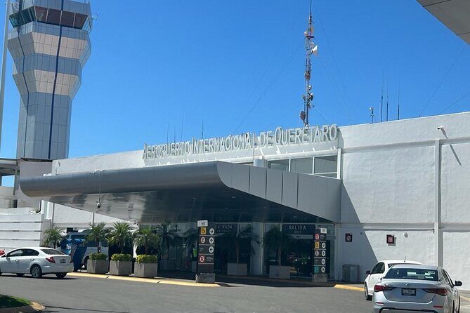 Transportation: Queretaro Airport to San Miguel de Allende - Meeting the Driver: Name Banners, Luggage Help, and Calm Control