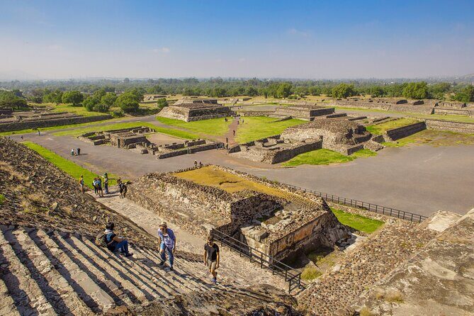 Unlock Teotihuacan Pyramids: Private Tour & Delicious Local Lunch - Quetzalcoatl Pyramid recharge time: views you’ll remember