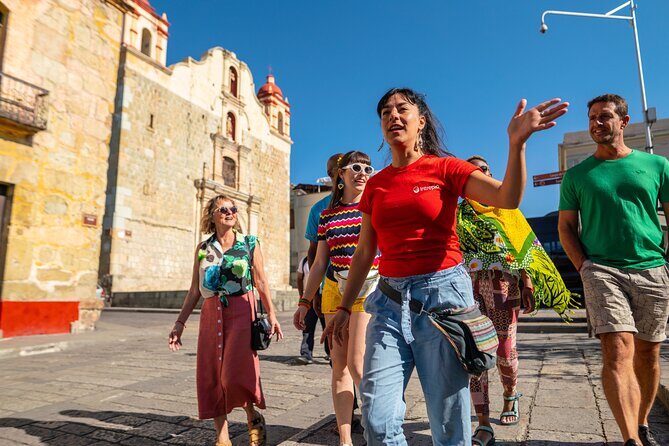 Unlock Teotihuacan Pyramids: Private Tour & Delicious Local Lunch - Entering Teotihuacán: the on-site museum makes the walking smarter