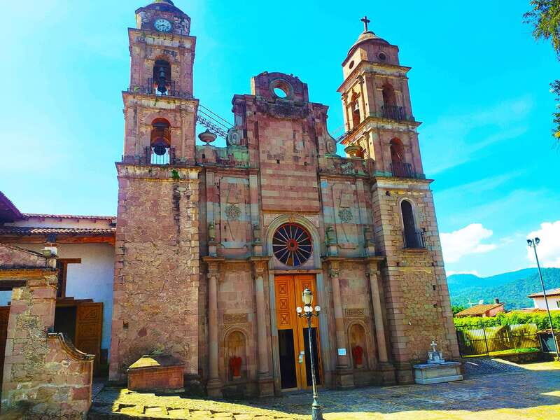 Valle de Bravo: Half-Day Guided City Tour by Van - The waterfall double feature: Velo de Novia and Cascada del Molino