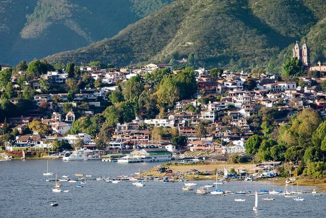 Valle de Bravo: Private & Small group tour from Mexico City - Valle de Bravo cobblestones: your 4-hour block of freedom