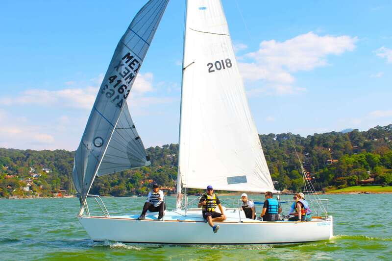 Valle de Bravo: Sailboat Tour Over the Lake. - Your 1-Hour Private Sail on Valle de Bravo Lake