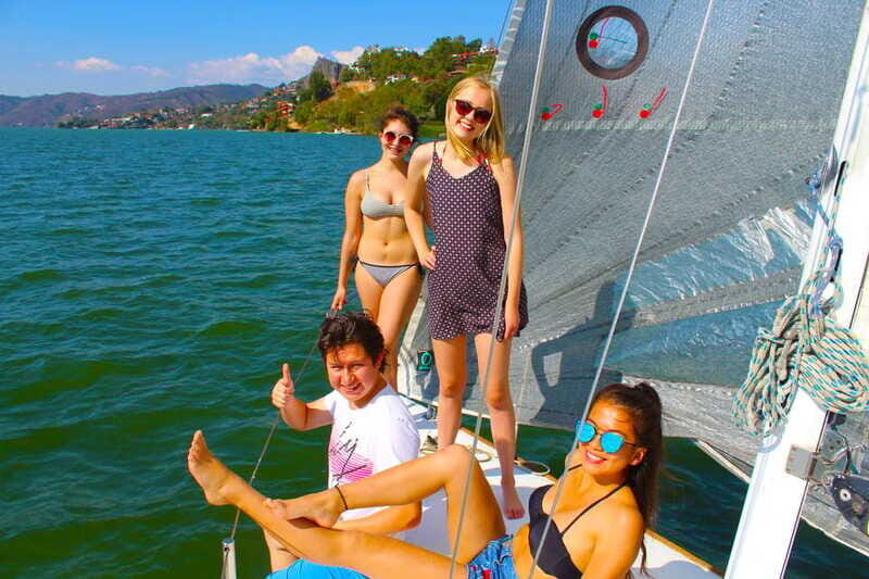 Valle de Bravo: Sailboat Tour Over the Lake. - What to Pack and Wear for Wind, Sun, and Possible Rain