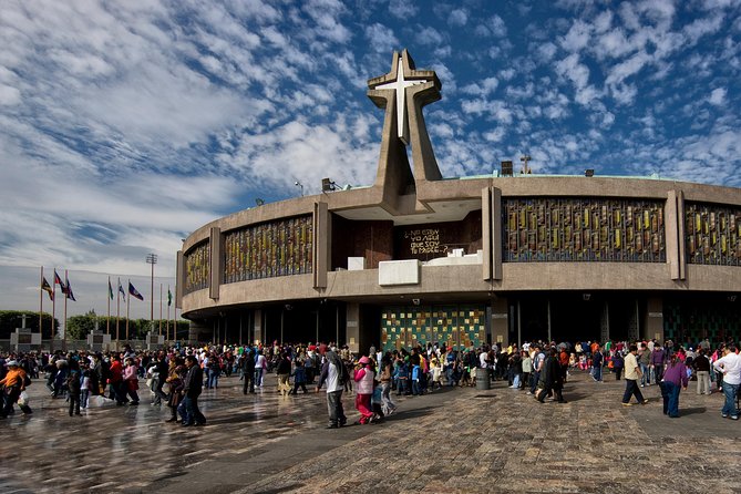 Visit To The Guadalupe Sanctuary From Mexico City - Basilica de Guadalupe and Tepeyac Hill: the big spiritual moment