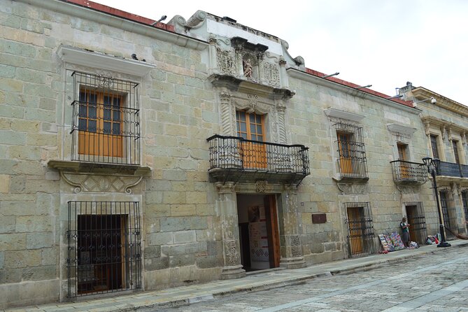 Walking tour and Museums Oaxaca - Oaxaca Cathedral: Gothic-to-Baroque layers in the heart of town