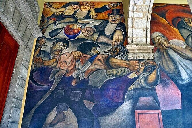 Walking Tour - Impressive murals in Historical Center of Mexico City - Guides really make the murals click