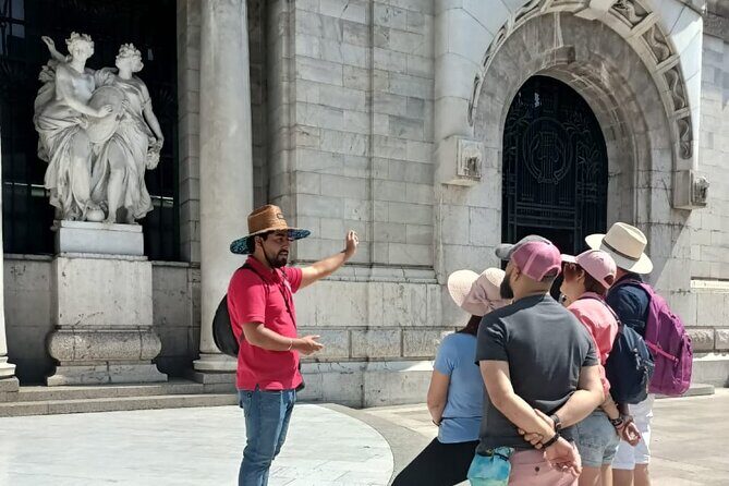 Walking Tour in Historic Center CDMX - Centro Cultural España: going down to the Aztec-noble school ruins