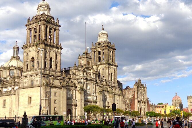 Walking Tour of the Historic Center in Mexico City - Stop 3: Zócalo, Mexico City’s oldest public square energy